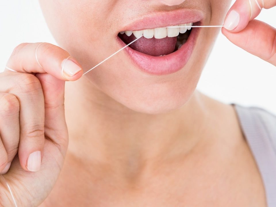 How to Floss Your Teeth Properly?