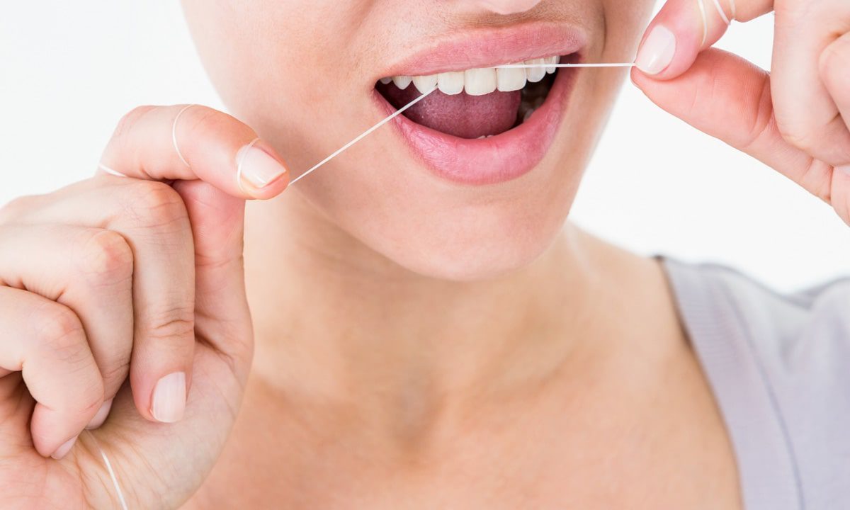 How to Floss Your Teeth Properly?