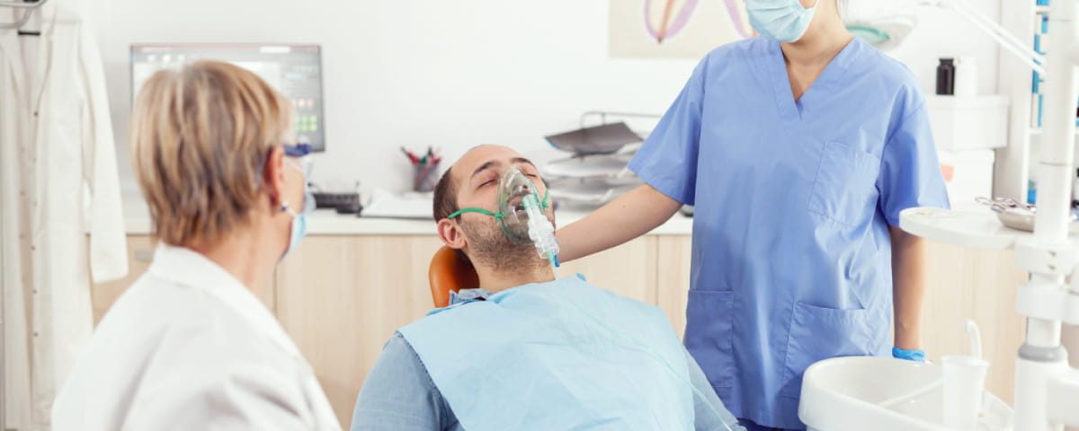 The Benefits of Visiting a Local Dentist