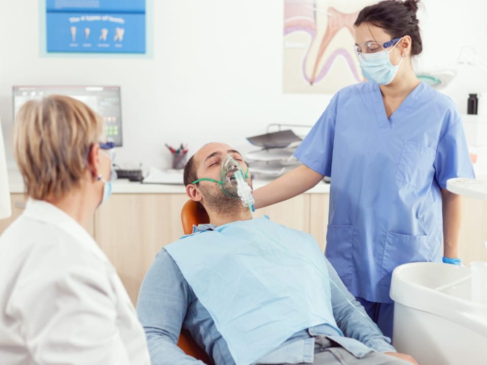 The Benefits of Visiting a Local Dentist