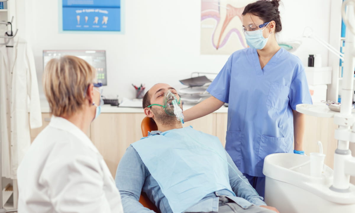 The Benefits of Visiting a Local Dentist